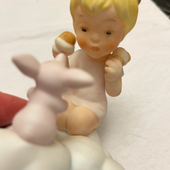 Precious Moments “Almost Angel Collectible Sculpture “ - Picture 4 of 6